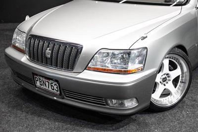 2001 Toyota Crown - Thumbnail