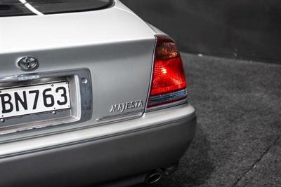 2001 Toyota Crown - Thumbnail