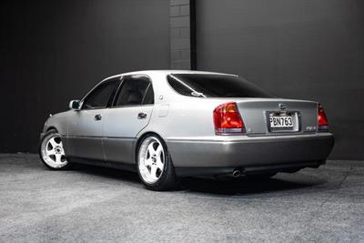 2001 Toyota Crown - Thumbnail