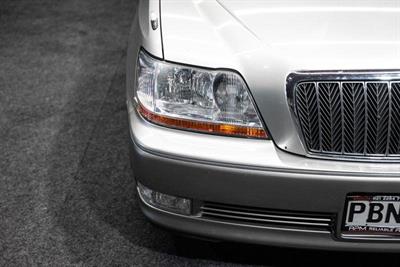 2001 Toyota Crown - Thumbnail