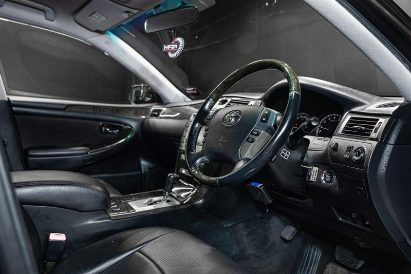 2004 Toyota Crown