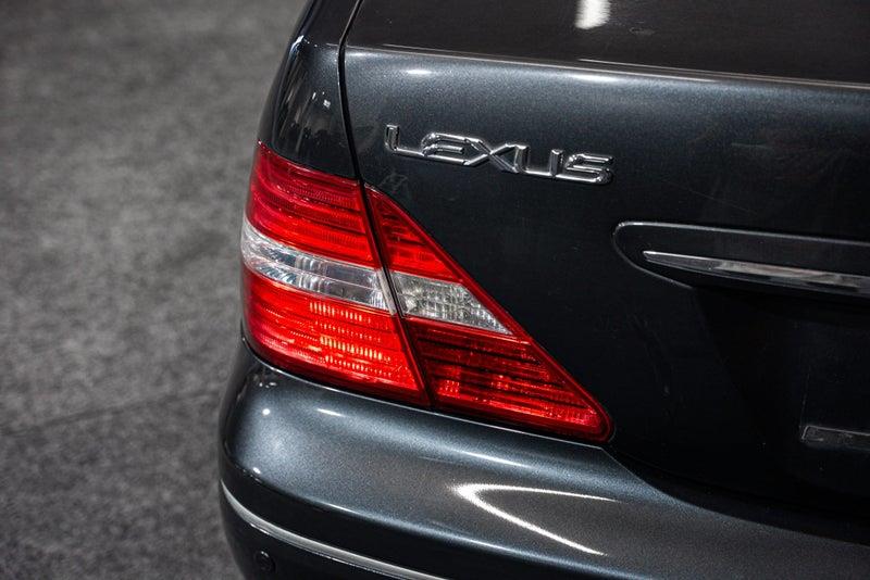 2004 Lexus LS 430