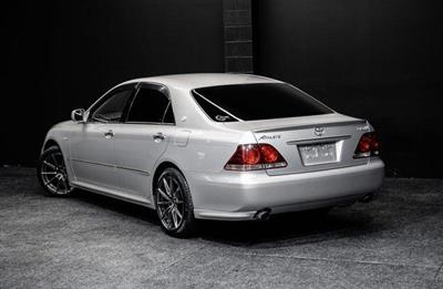 2004 Toyota Crown - Thumbnail