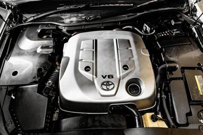 2004 Toyota Crown - Thumbnail