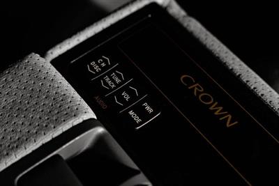 2004 Toyota Crown - Thumbnail