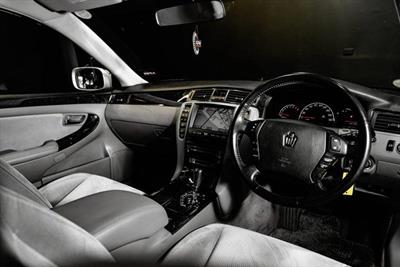 2004 Toyota Crown - Thumbnail