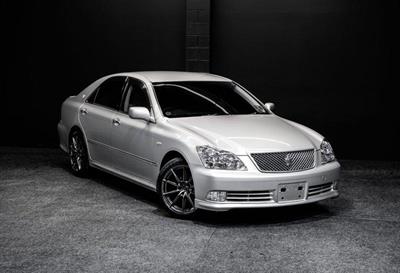 2004 Toyota Crown - Thumbnail