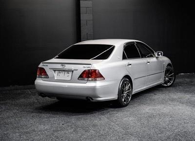 2004 Toyota Crown - Thumbnail