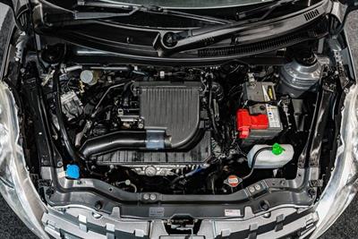 2015 Suzuki Swift - Thumbnail