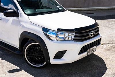 2017 Toyota Hilux - Thumbnail
