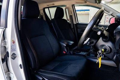 2017 Toyota Hilux - Thumbnail