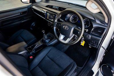2017 Toyota Hilux - Thumbnail