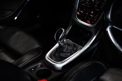 2016 Holden Astra - Thumbnail