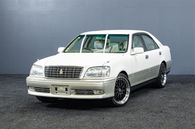 2001 Toyota Crown - Thumbnail