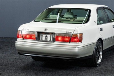 2001 Toyota Crown - Thumbnail