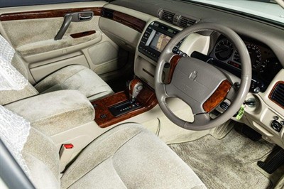 2001 Toyota Crown - Thumbnail