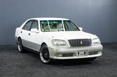 2001 Toyota Crown - Thumbnail