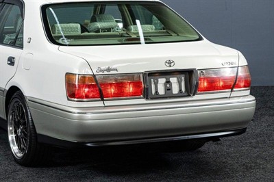 2001 Toyota Crown - Thumbnail