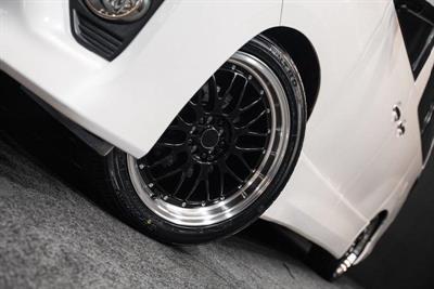 2013 Toyota Alphard - Thumbnail