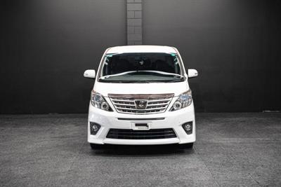 2013 Toyota Alphard - Thumbnail
