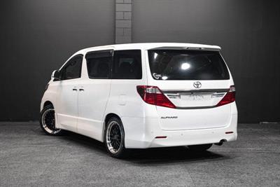 2013 Toyota Alphard - Thumbnail