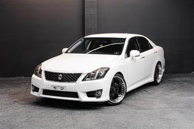 2012 Toyota Crown - Thumbnail