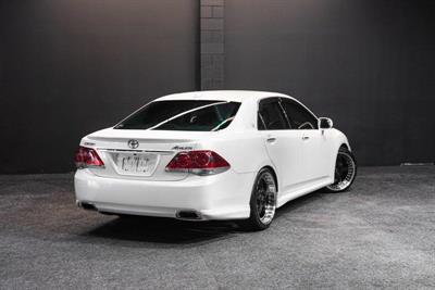 2012 Toyota Crown - Thumbnail