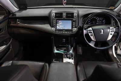 2012 Toyota Crown - Thumbnail