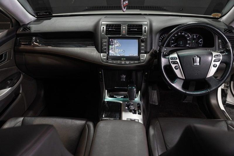 2012 Toyota Crown