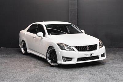 2012 Toyota Crown - Thumbnail
