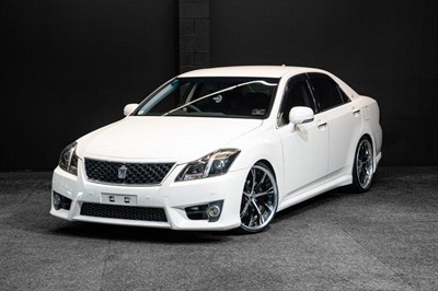 2013 Toyota Crown - Thumbnail