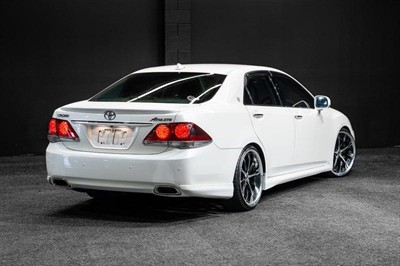 2013 Toyota Crown - Thumbnail