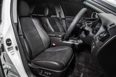 2013 Toyota Crown - Thumbnail