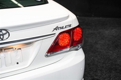 2013 Toyota Crown - Thumbnail