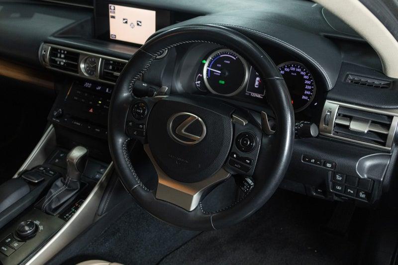 2013 Lexus IS 300h