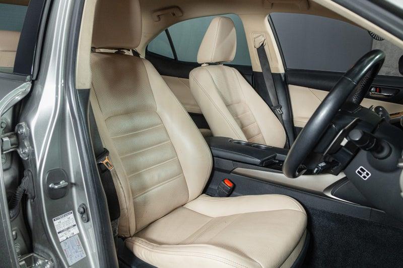 2013 Lexus IS 300h
