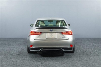 2013 Lexus IS 300h - Thumbnail