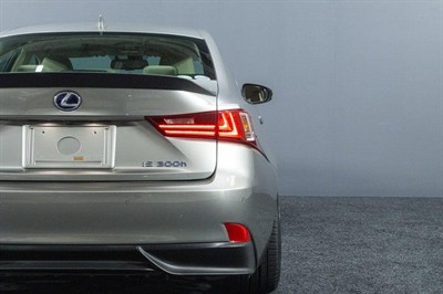 2013 Lexus IS 300h - Thumbnail