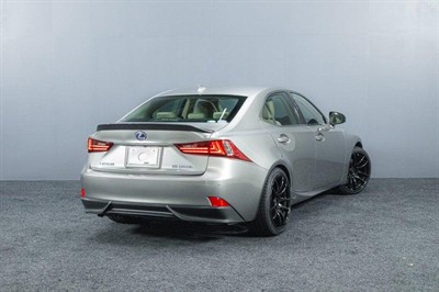 2013 Lexus IS 300h - Thumbnail