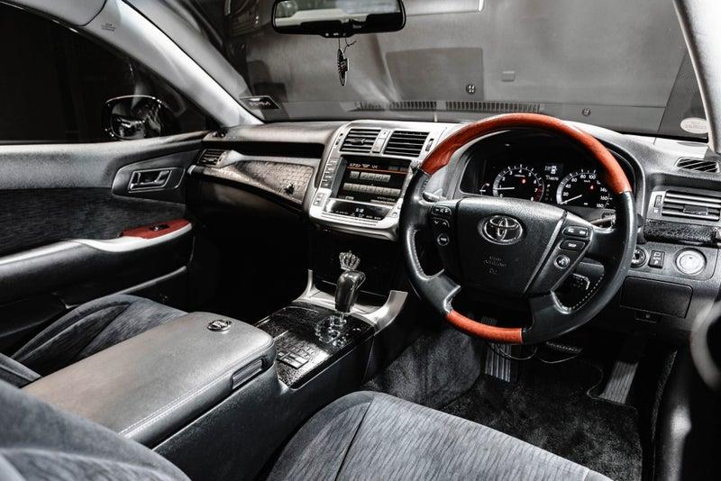 2010 Toyota Crown