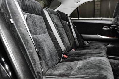2010 Toyota Crown - Thumbnail