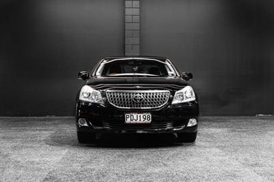 2010 Toyota Crown - Thumbnail