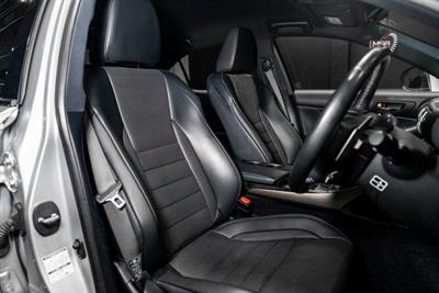 2013 Lexus IS 300h - Thumbnail
