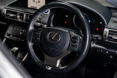 2013 Lexus IS 300h - Thumbnail