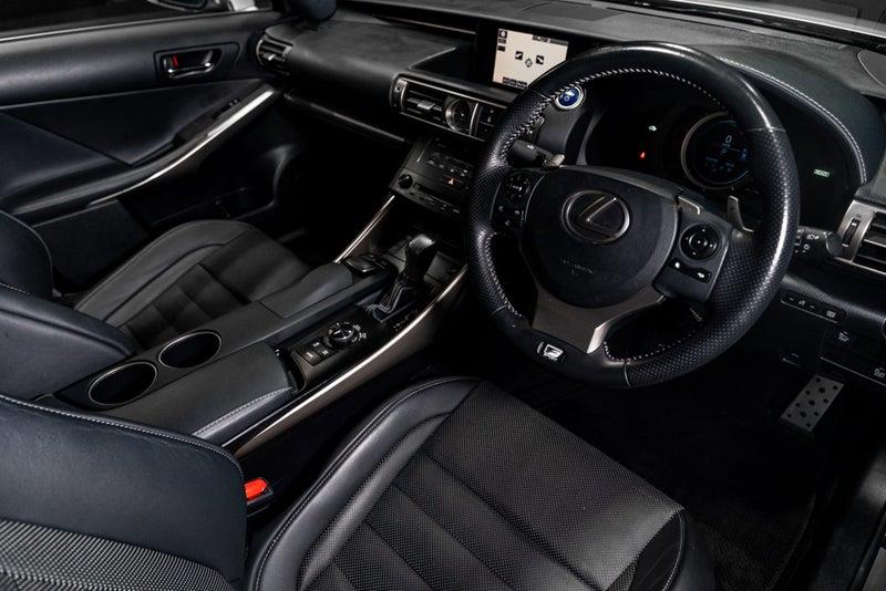 2013 Lexus IS 300h
