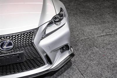 2013 Lexus IS 300h - Thumbnail