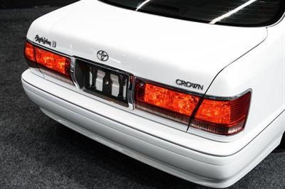 2002 Toyota Crown - Thumbnail