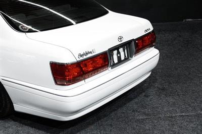 2002 Toyota Crown - Thumbnail