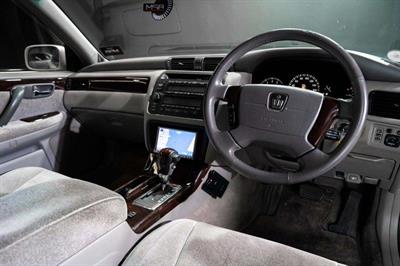 2002 Toyota Crown - Thumbnail