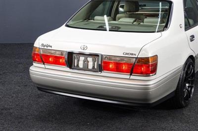 2001 Toyota Crown - Thumbnail